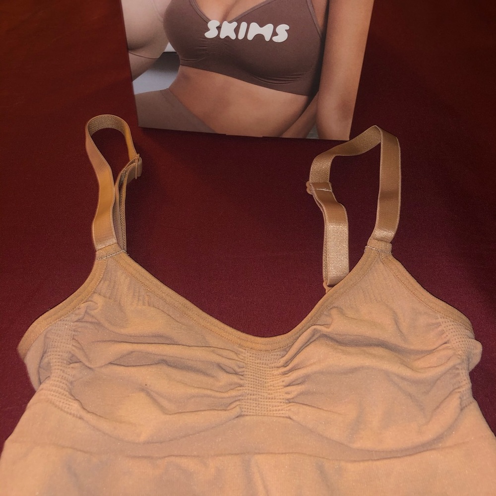 NWT Skims Sculpting Bra